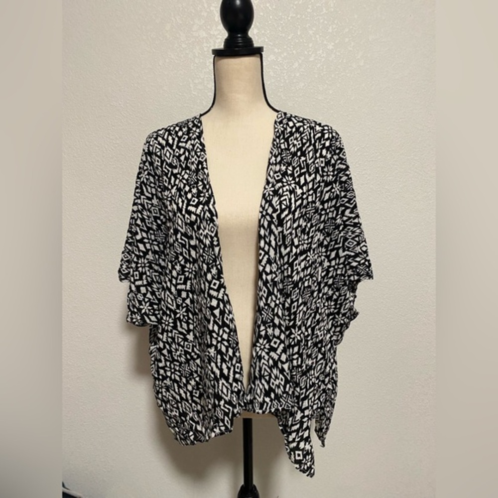 Cotton On Short Sleeve cardigan blouse